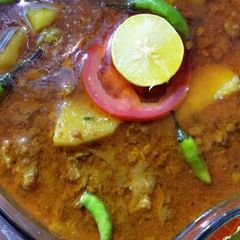 A picture of Qeema Allu gravy.