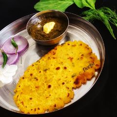 A picture of Makke Di Roti & Sarson Da Saag.