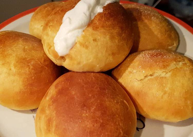 Maritozzi con la panna