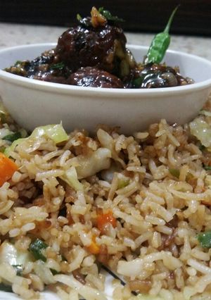 વેજ ફ્રાઇડ રાઈસ (veg fried rice recipe in gujarati) રેસીપી મુખ્ય ફોટો
