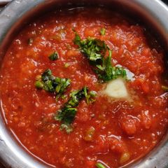 A picture of Beetroot pav bhaji.