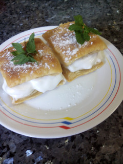 Una foto de Milhojas de merengue