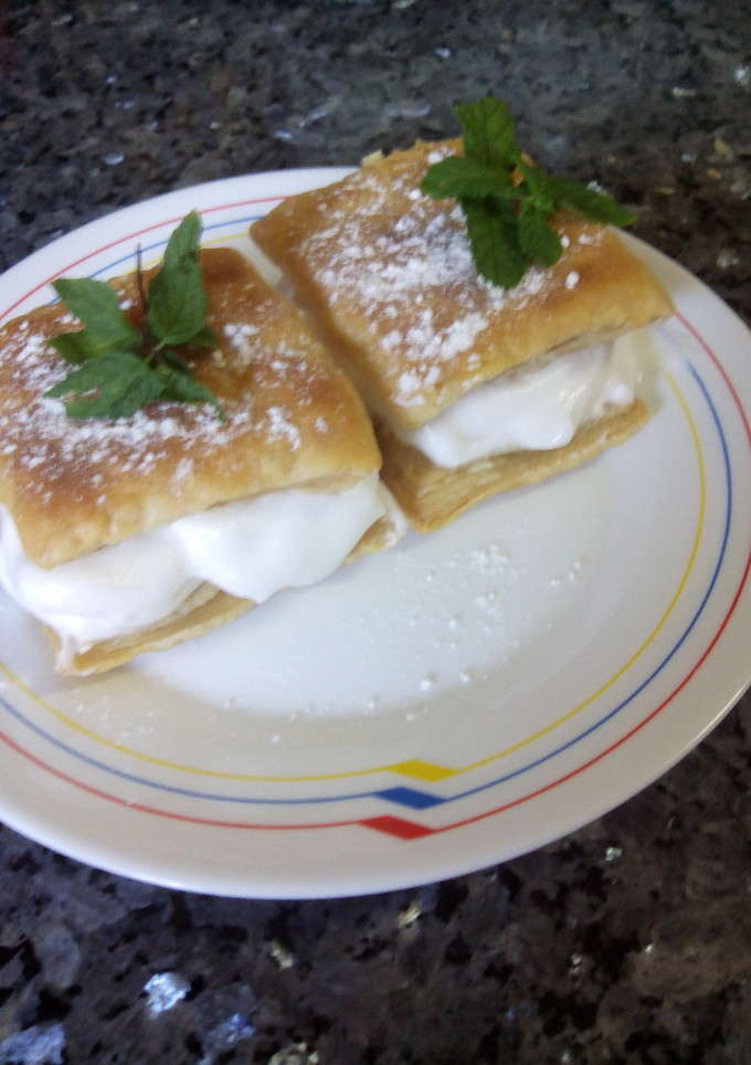 Una foto de Milhojas de merengue
