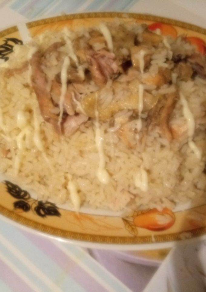 صورة لوصفة رز بالدجاج ومرقة بيضة