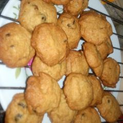 A picture of crunchy Chocolate chip cookies.