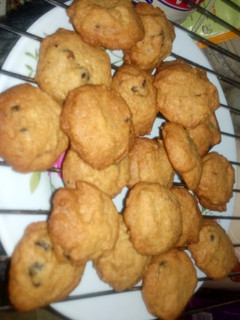 A picture of crunchy Chocolate chip cookies.