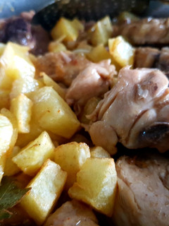 Una foto de Pollo al ajillo a mi manera