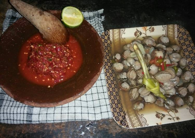 Langkah Mudah untuk Menyiapkan Asam kerang pedas + sambal pedas jeruk nipis😘, Lezat Sekali