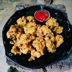A picture of Spring Onion Methi Bhajiya.