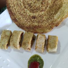 A picture of Horsegram palak dosa roll.