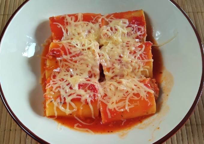 Фаршированные паккери (paccheri) в томатном соусе