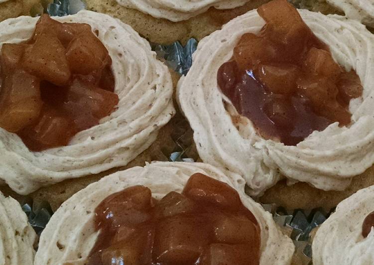 Steps to Make Speedy Apple Pie Cupcakes