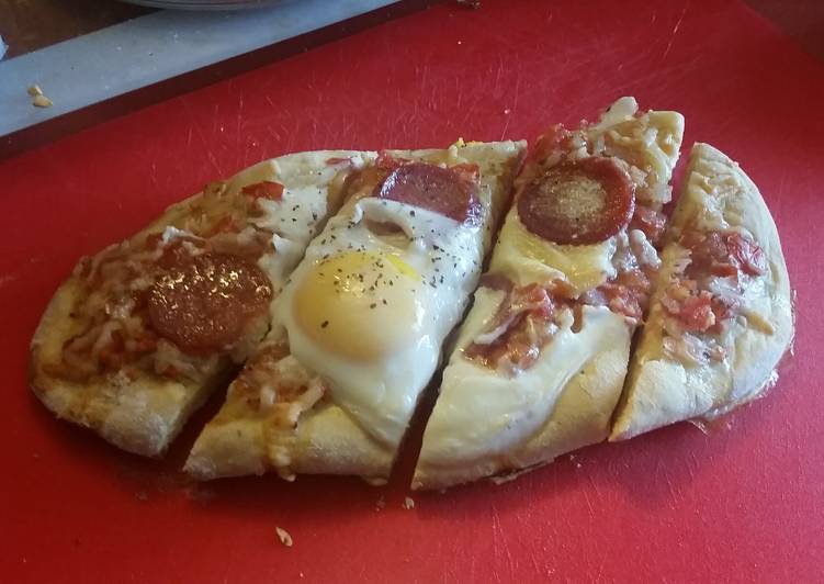 Easy breakfast pizza