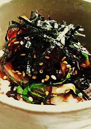 A picture of Shio-Kombu Marinated Red Sea Bream Sashimi and Rice.