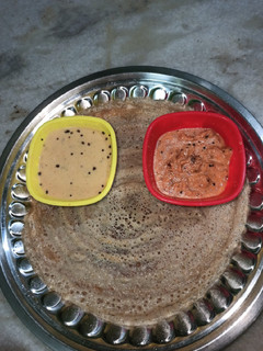 வெள்ளை சோளம் தோசை(white solam dosai recipe in tamil) செய்முறை முக்கிய புகைப்படம்