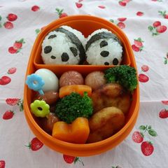 A picture of Wee Panda Onigiri Charaben.
