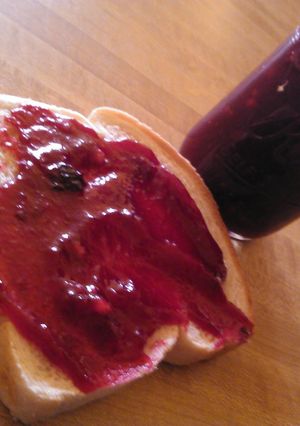A picture of Cranberry pecan compote.