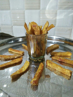 સેઝવાન મસાલા ફ્રેન્ચ ફ્રાઈસ (Schezwan Masala French Fries Recipe In Gujarati) રેસીપી મુખ્ય ફોટો