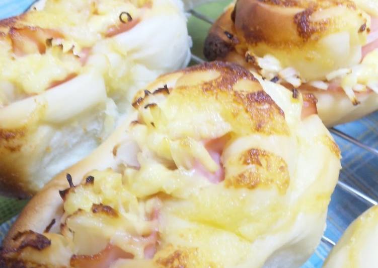 How to Prepare Savory Ham and Onion Rolls in 28 Minutes for Young Wife