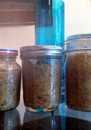A picture of Apple Mustard.