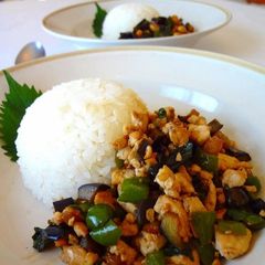 A picture of Vegan (Meat-Free, Low Calorie) Ga Prao.