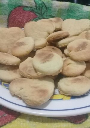 Una foto de Galletitas económicas.ideal para lluvia y cuarentena... que