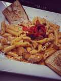 Buffalo Alfredo base chicken pasta!