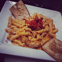A picture of Buffalo Alfredo base chicken pasta!.