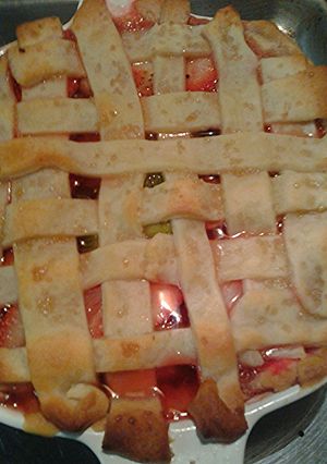 A picture of Strawberry and kiwi lasagna.