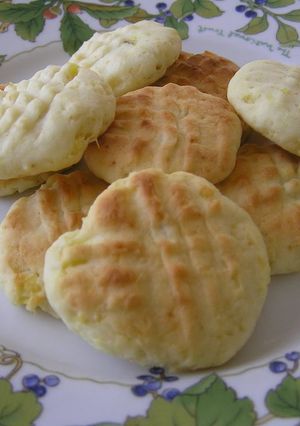 A picture of Filling Asian Sweet Potato Cookies.