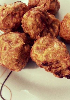 A picture of Crispy Pork and Shrimp Balls.