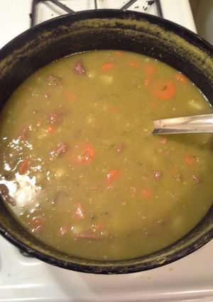 A picture of Split Pea and Ham Soup.