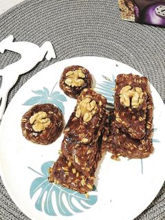 Фото Злаковые энергетические батончики с орехами и сухофруктами (ПП).