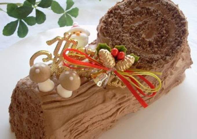 Yule Log Cake Recipe (Banh Buche de Noel) - Viet World Kitchen