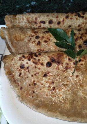 A picture of Aaloo ka paratha.
