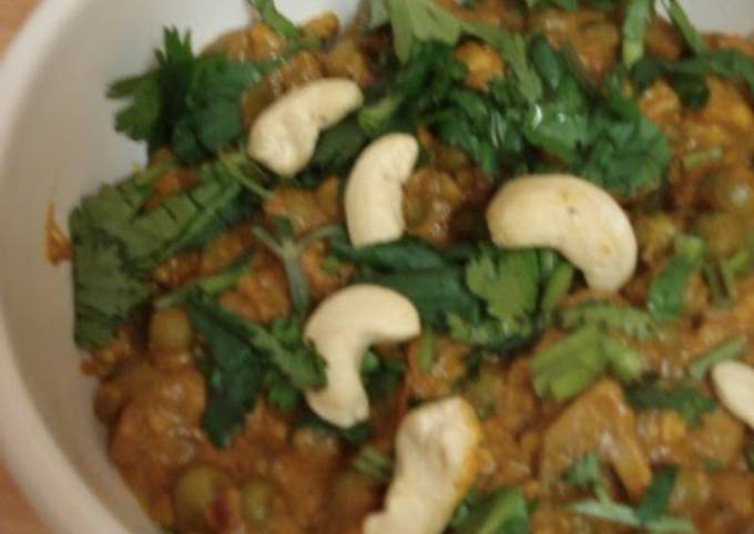 Vegan Friendly Nuts and Mushroom Curry