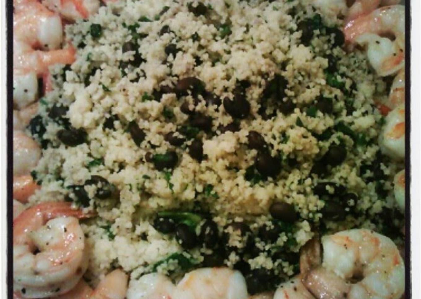 Black bean & spinach couscous with baked shrimp