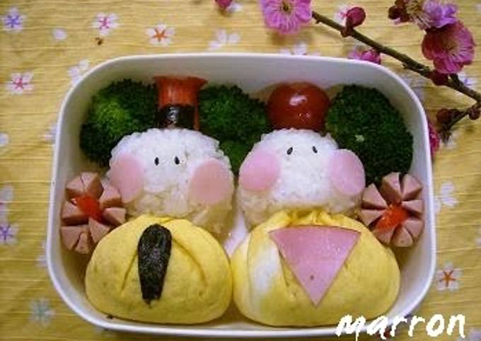 Steps to Prepare Any-night-of-the-week Omelette-style Bento for Doll&#39;s Festival
