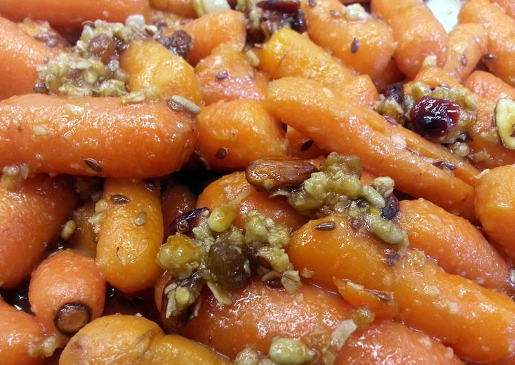 Step By Step Guide to Prepare Perfect Buttered Carrots with Granola