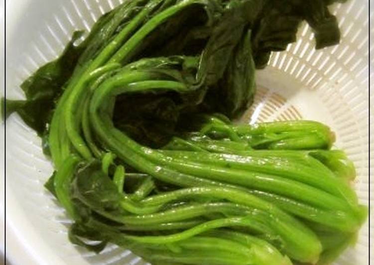 An Easy Method for Parboiling Greens