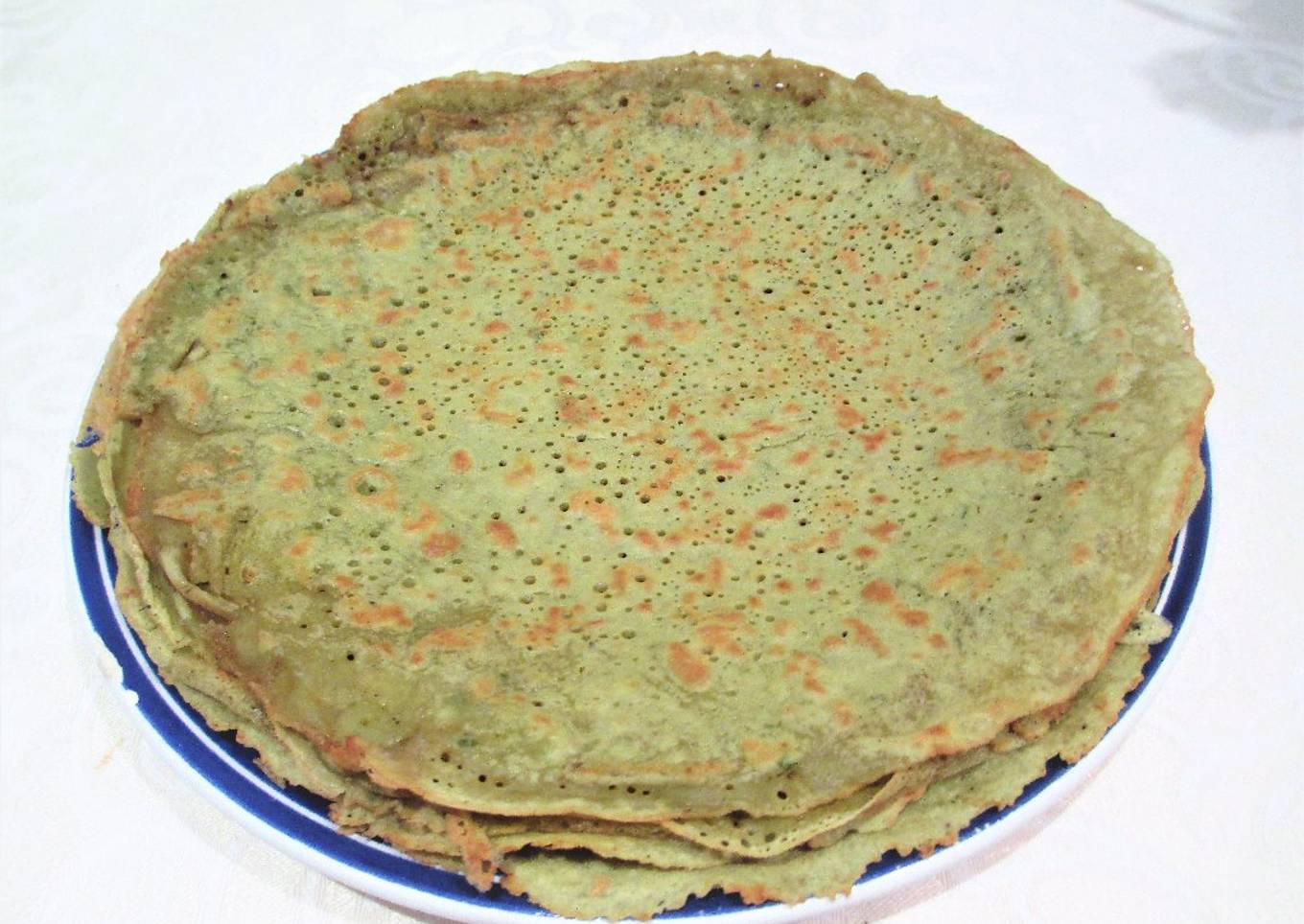 Crepes con harina de guisantes y poleo menta sin huevo