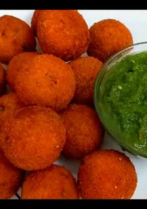 क्रिस्पी कॉर्न चीज़ बॉल्स(Crispy Corn Cheese Balls recipe in Hindi) रेसिपी मुख्य फोटो