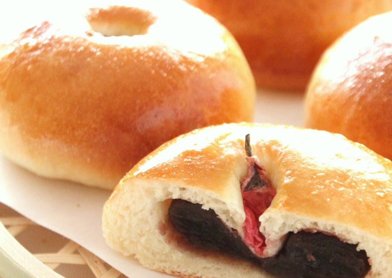 Sakura anpan (bread filled with cherry blossom sweet peanut butter dough) with a bread maker