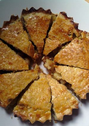A picture of premium apple pie.