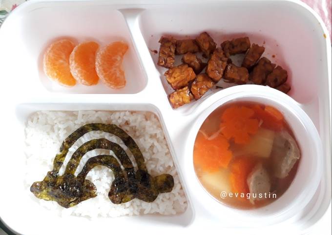 Bento anak sop baso sapi n orek tempe