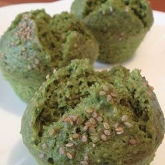 A picture of Oatmeal, Matcha, and White Sesame Steamed Bread.