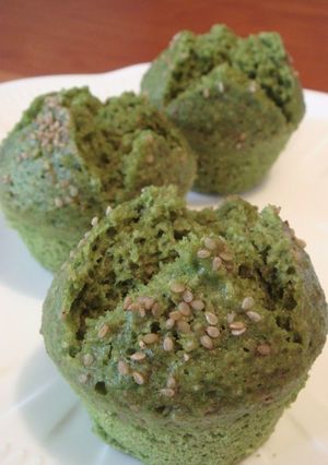 A picture of Oatmeal, Matcha, and White Sesame Steamed Bread.