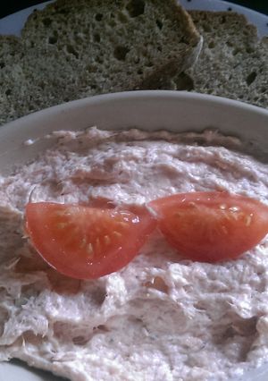 A picture of Mandys smoked salmon spread/dip.