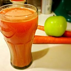 A picture of Carrot & Apple Liquid Gold.