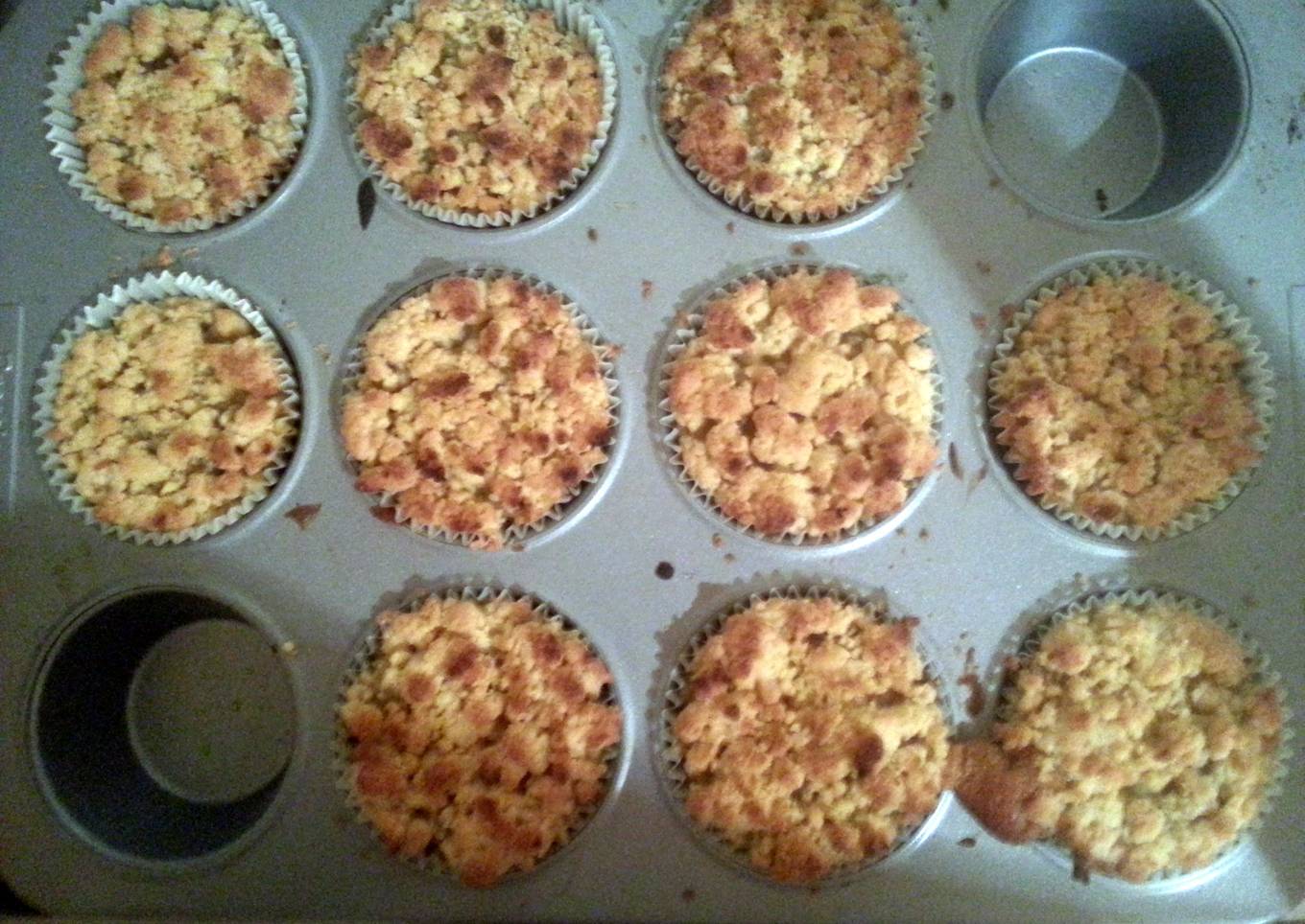 Toffee apple crumble cupcakes